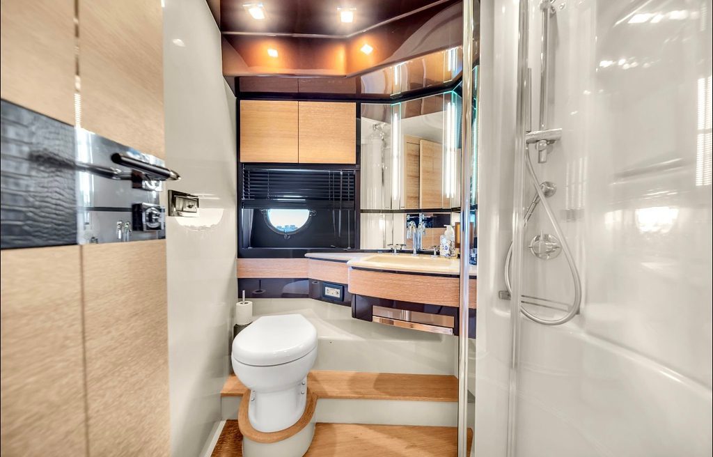 70′ Azimut FB + Jetski 1Hr, private yacht charter in Miami