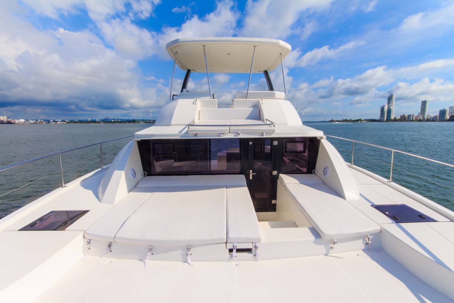 43' Leopard yacht charter in Cartagena, Colombia