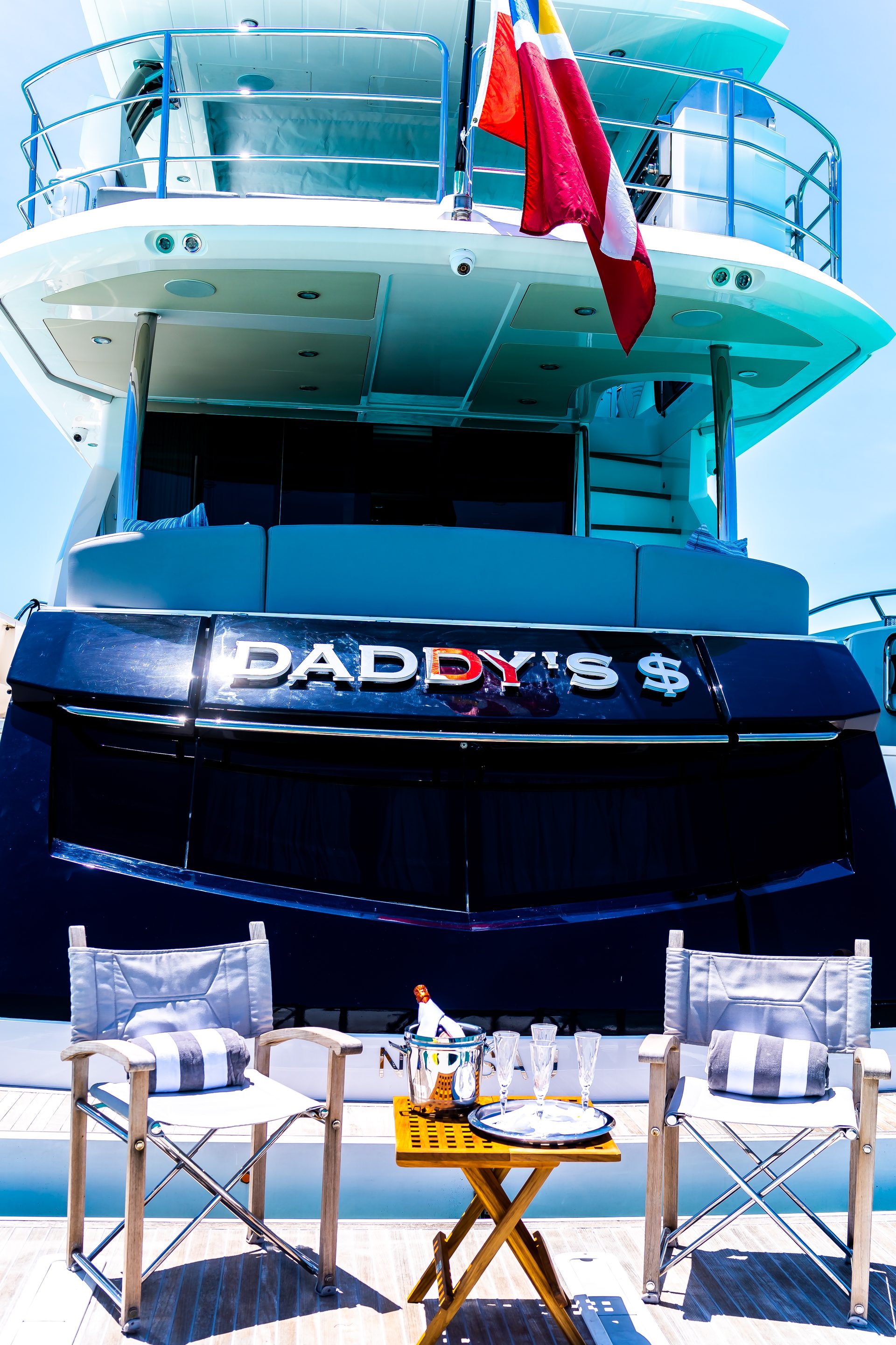 75' Daddy's luxury yacht charter in Nassau, Bahamas