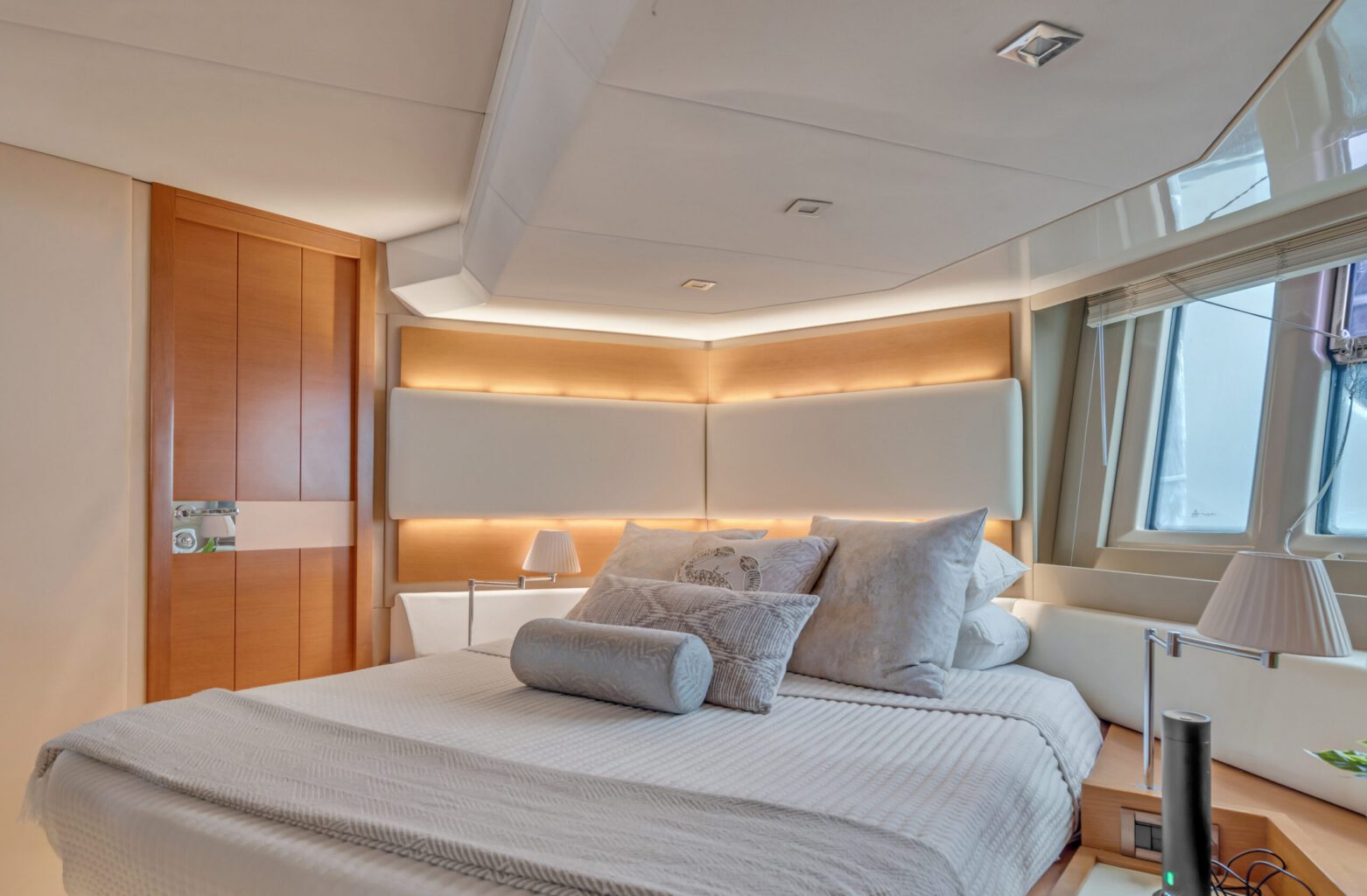 65′ Azimut + Water Toys + Jetski 1Hr, private yacht charter in Miami