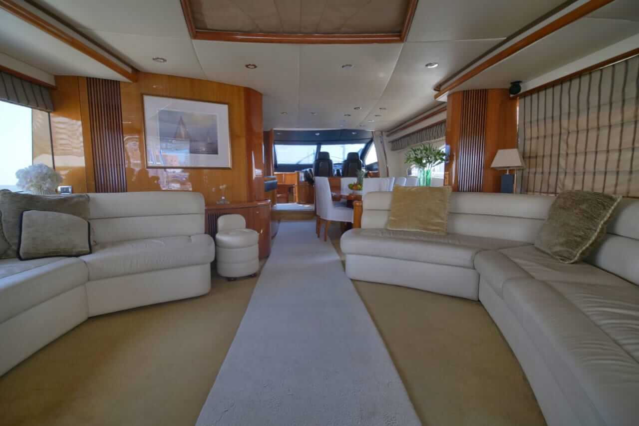 83' Sunseeker Flybridge yacht charter in Cartagena, Colombia