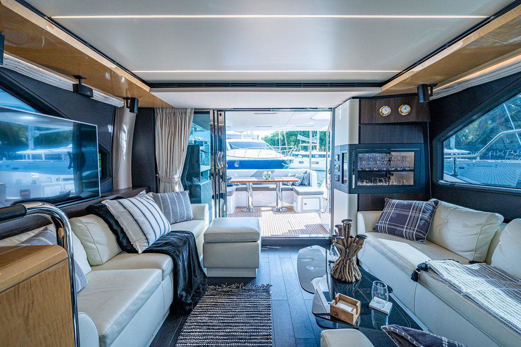 66′ Azimut + Water Toys, private yacht charter in Miami