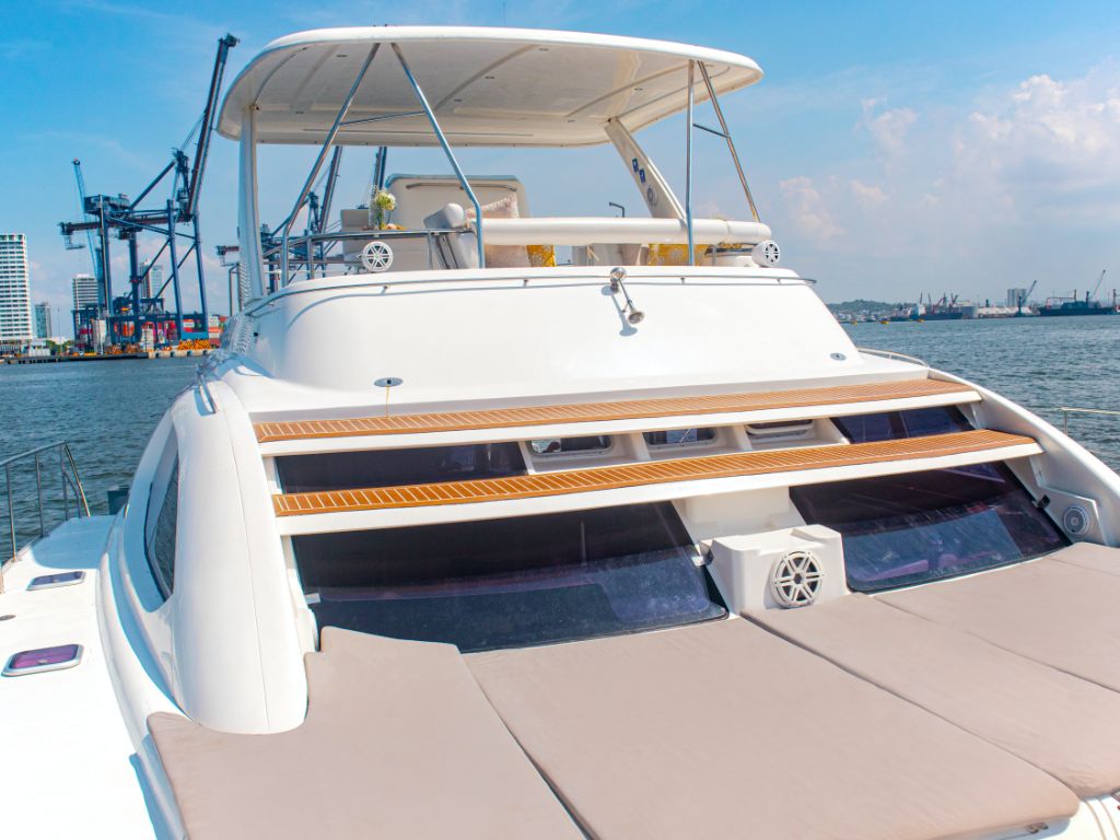 47' Leopard yacht charter in Cartagena, Colombia