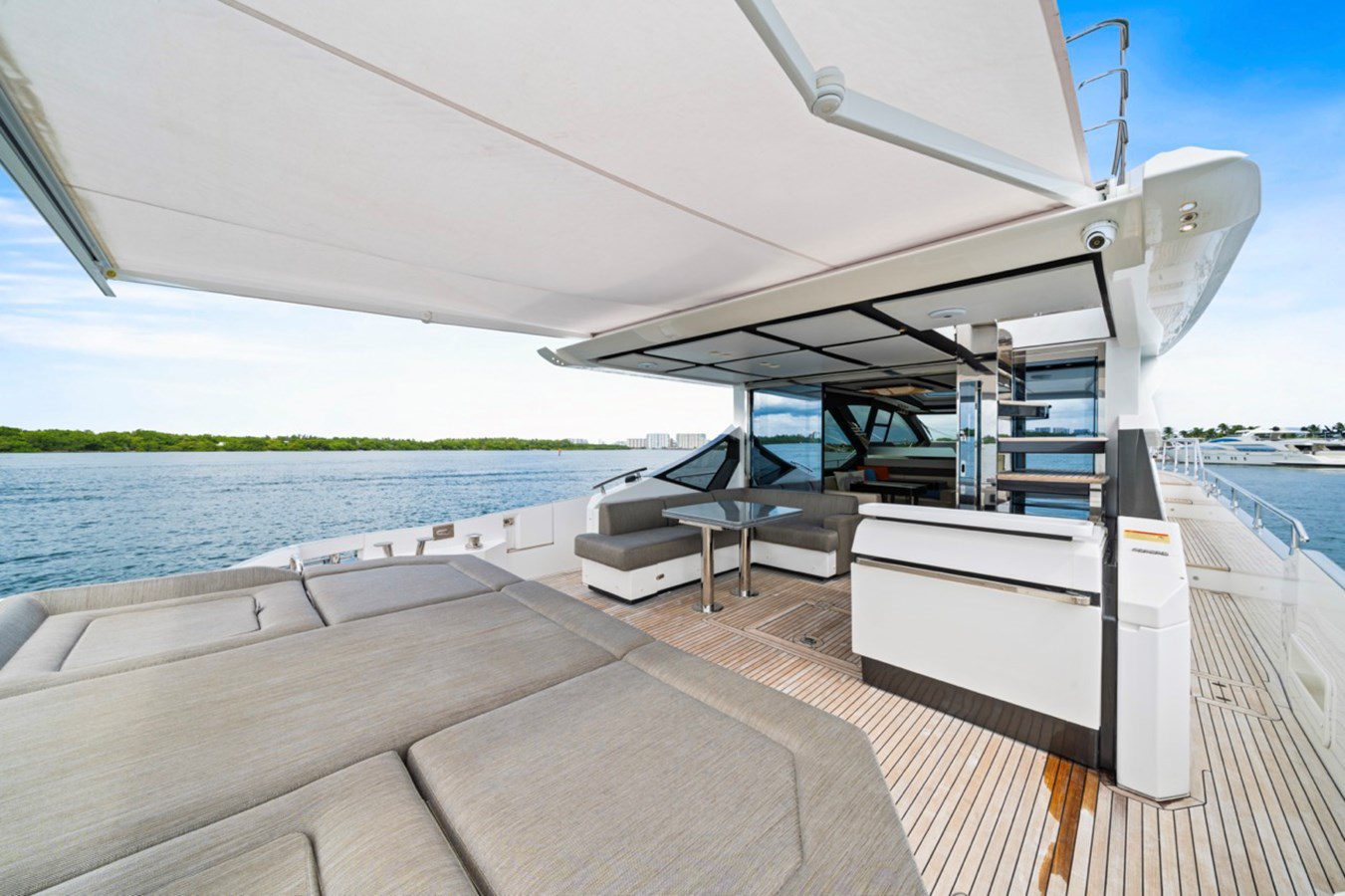 72′ Azimut D + Water Toys, private yacht charter in Miami