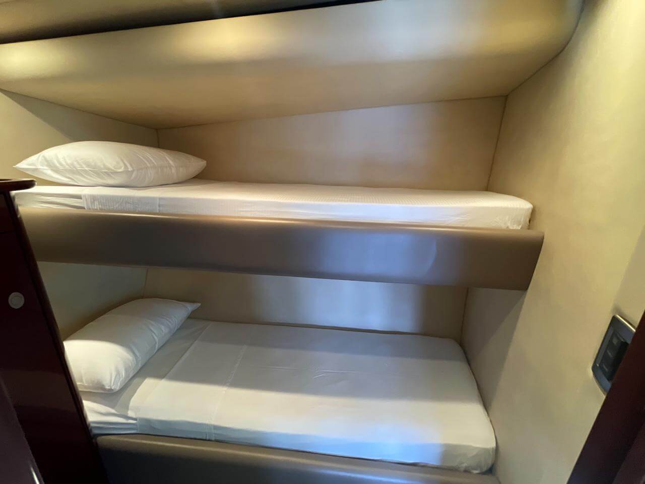 62' Sea Ray Sundancer yacht charter in Cartagena, Colombia