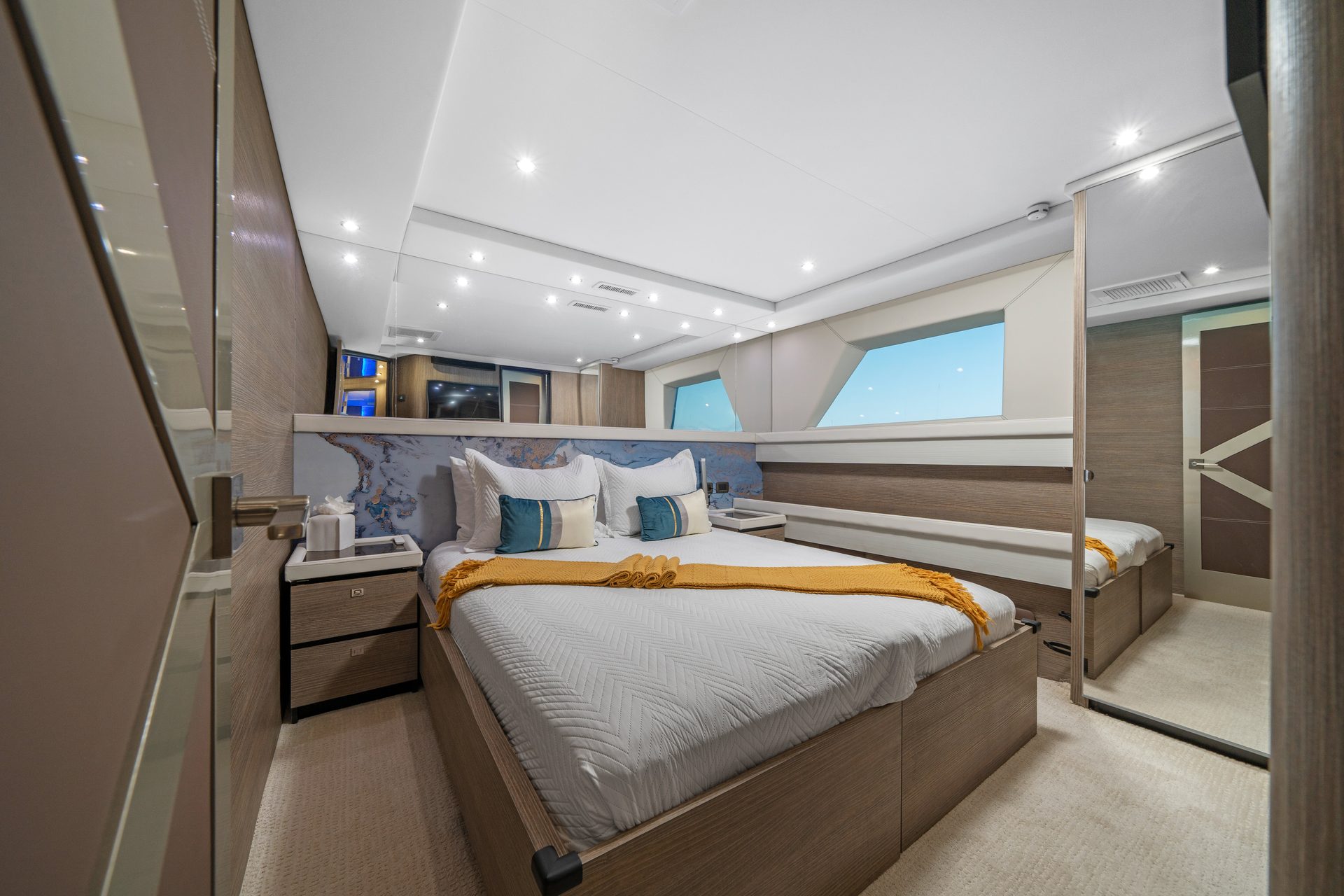 110' Julianne luxury yacht charter in Nassau, Bahamas