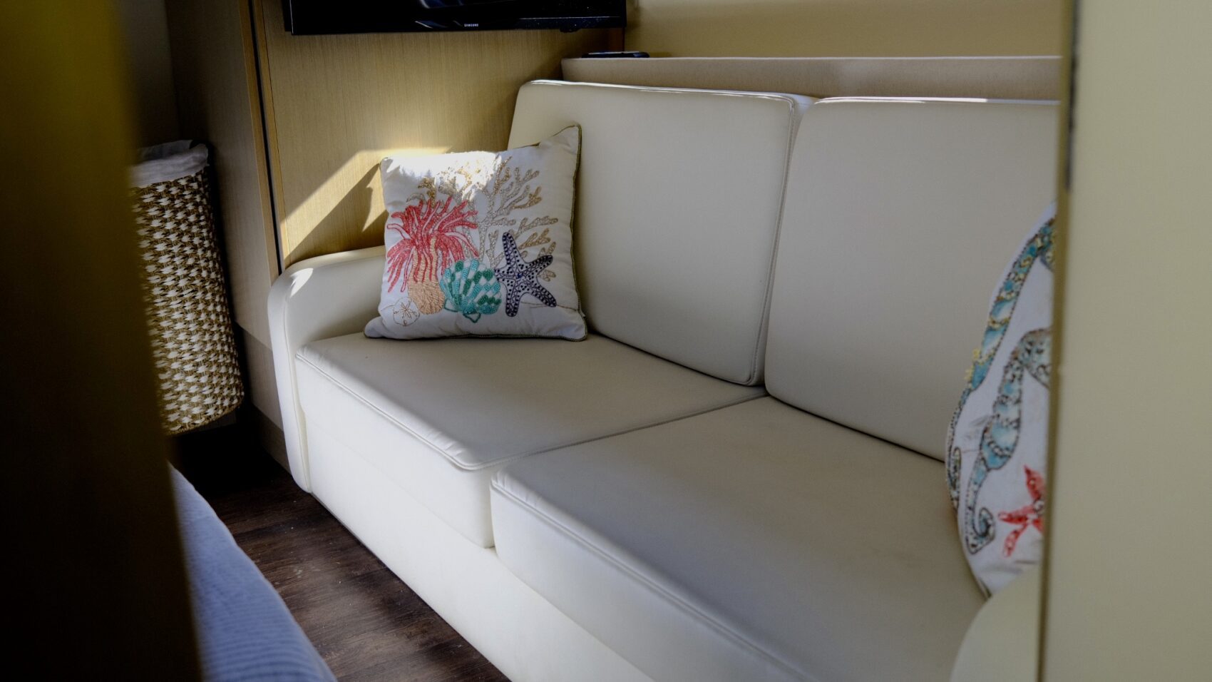 43′ Regal + Water Toys, private yacht charter in Miami