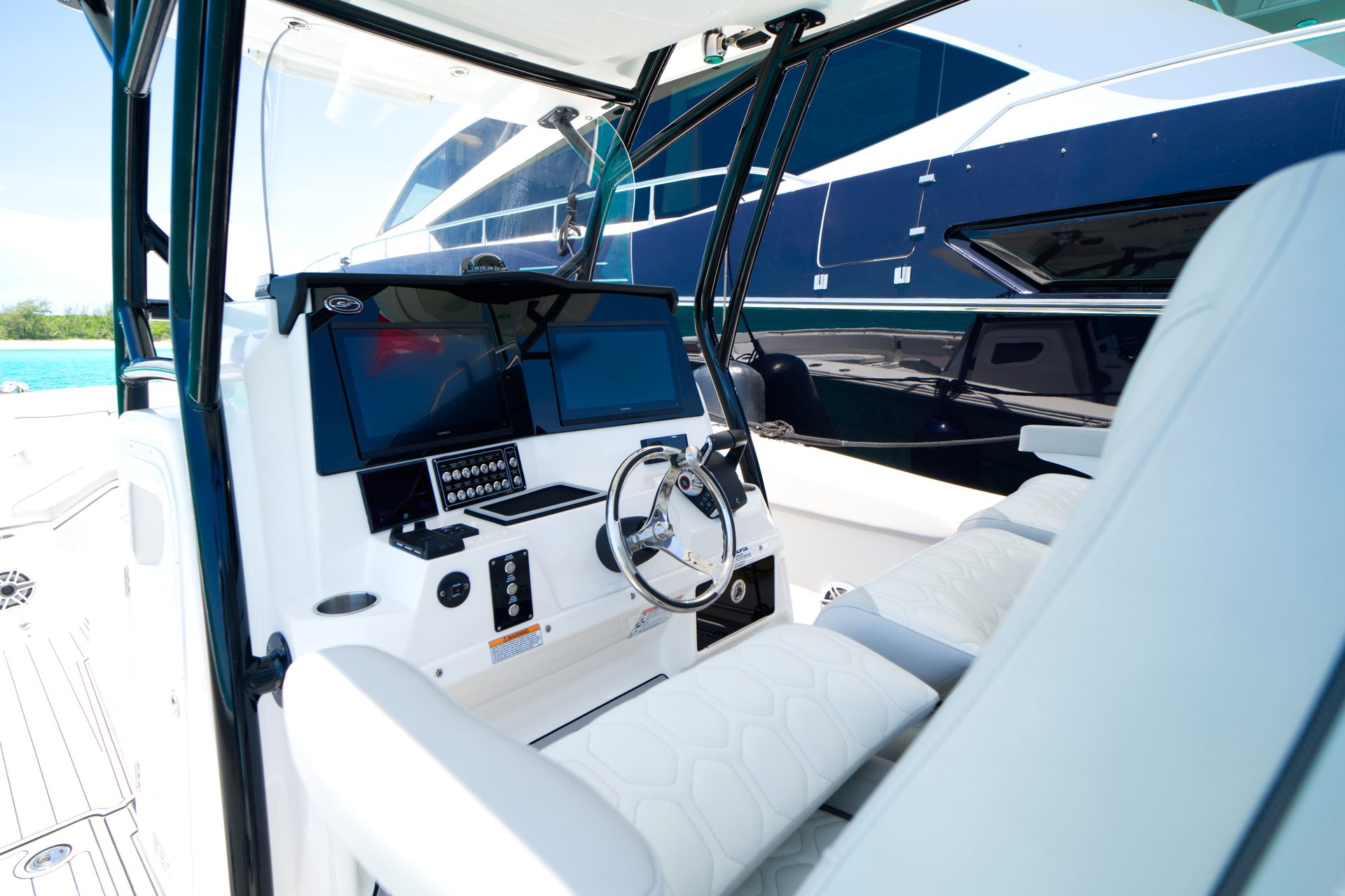 75' Daddy's luxury yacht charter in Nassau, Bahamas