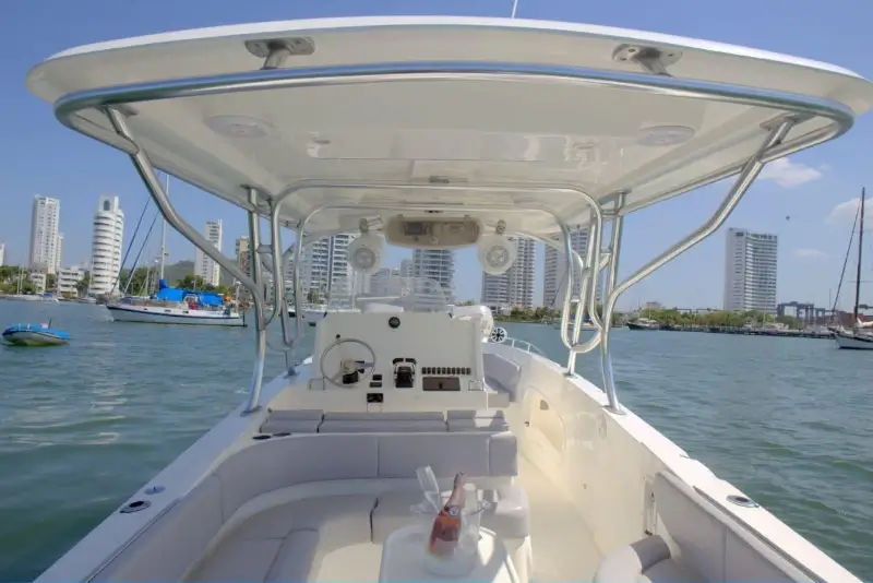 41' Bravo yacht charter in Cartagena, Colombia