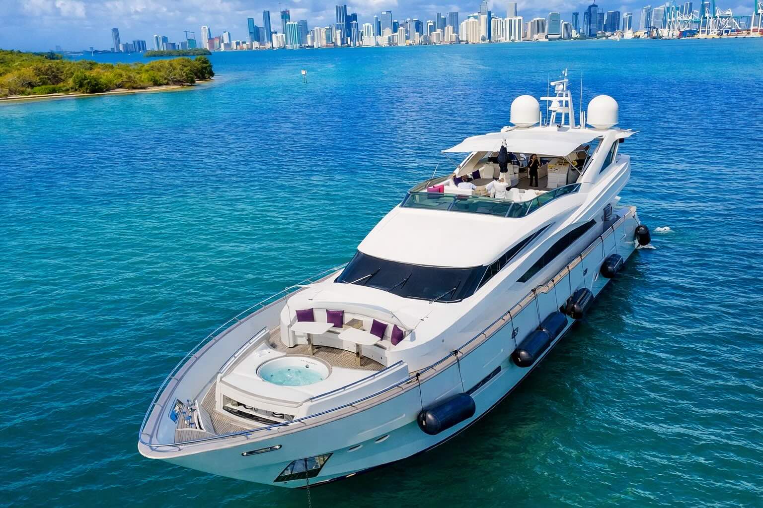 105′ Dominator + Water Toys + Jacuzzi
