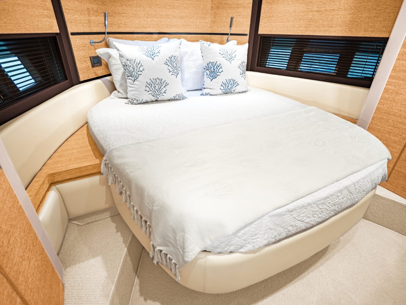 54′ Azimut + Water Toys, private yacht charter in Miami